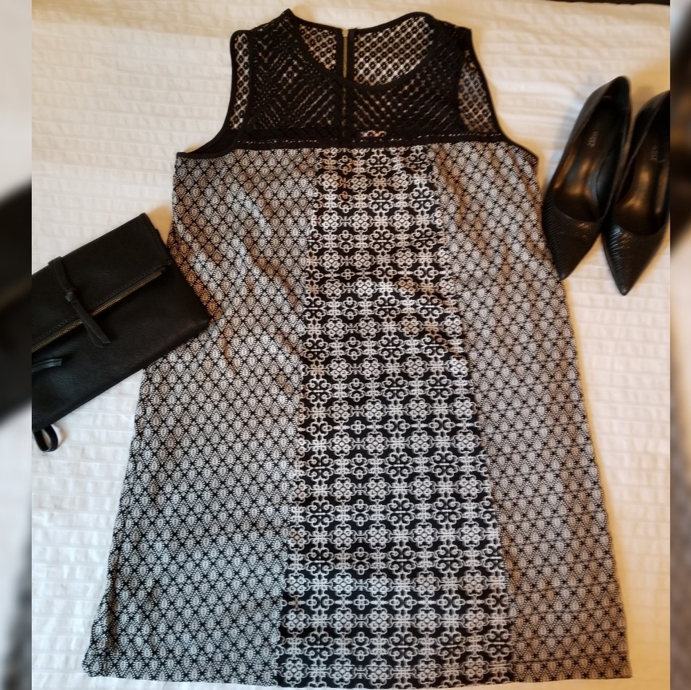 Xhilaration trapeze sleeveless crochet dress